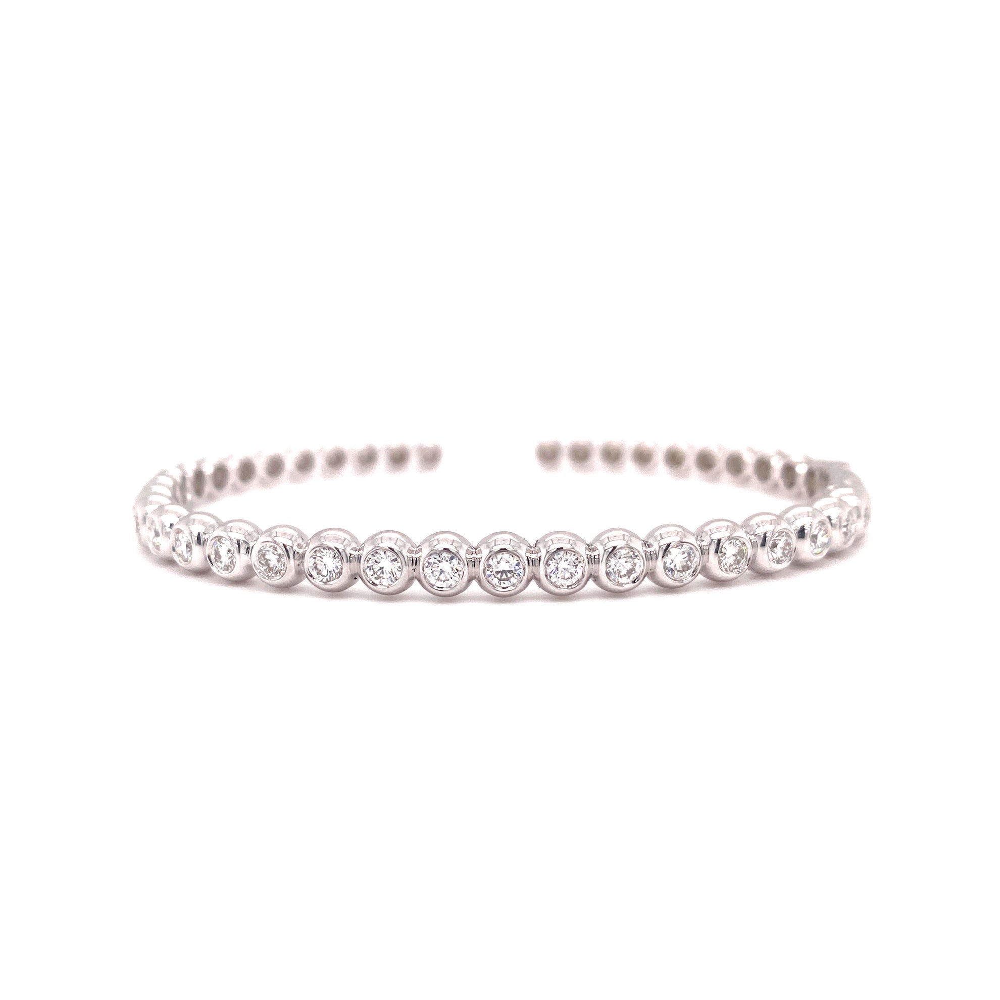 Dorothea Bangle with Diamonds