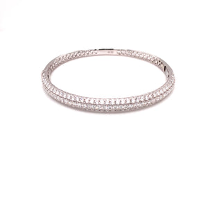 Eve Bangle in 18k white gold with diamonds