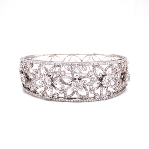 Flora Bangle in 18k white gold with diamonds