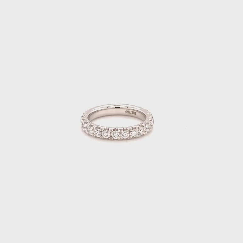 Anna Band Ring in 18k white gold with diamonds